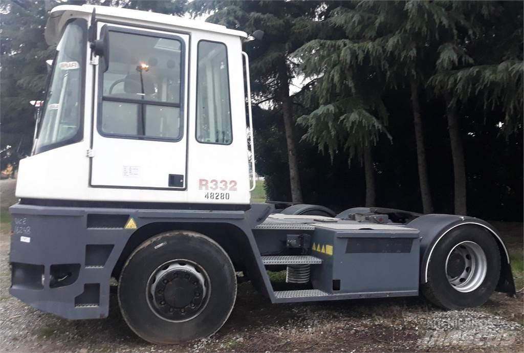  R332-4x4 Terminaalitraktorit