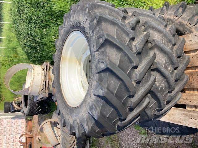 Trelleborg 440/65R24 Renkaat ja vanteet