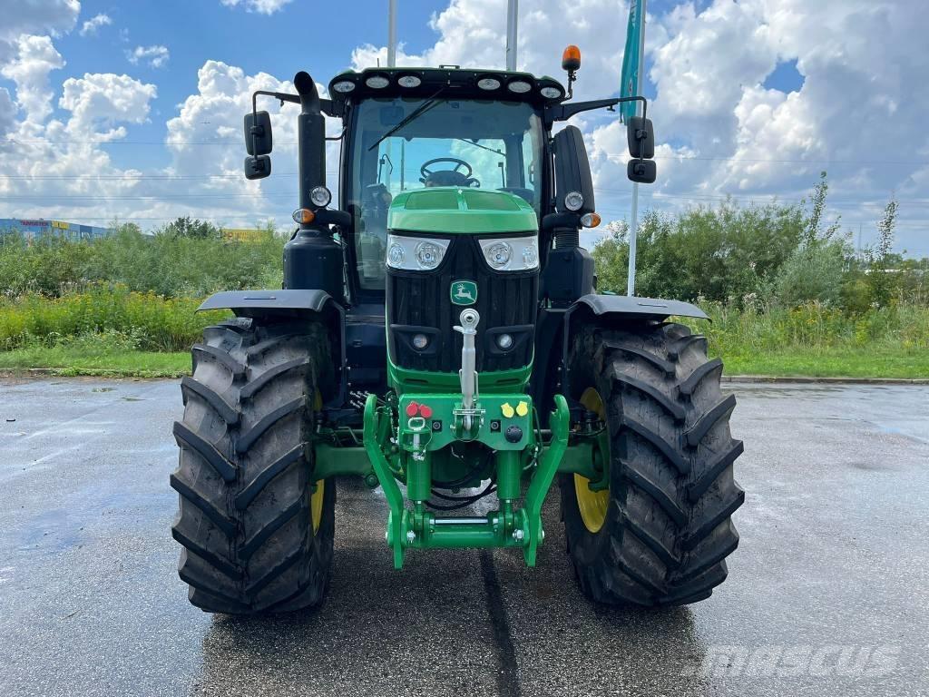 John Deere 6230 R Traktorit