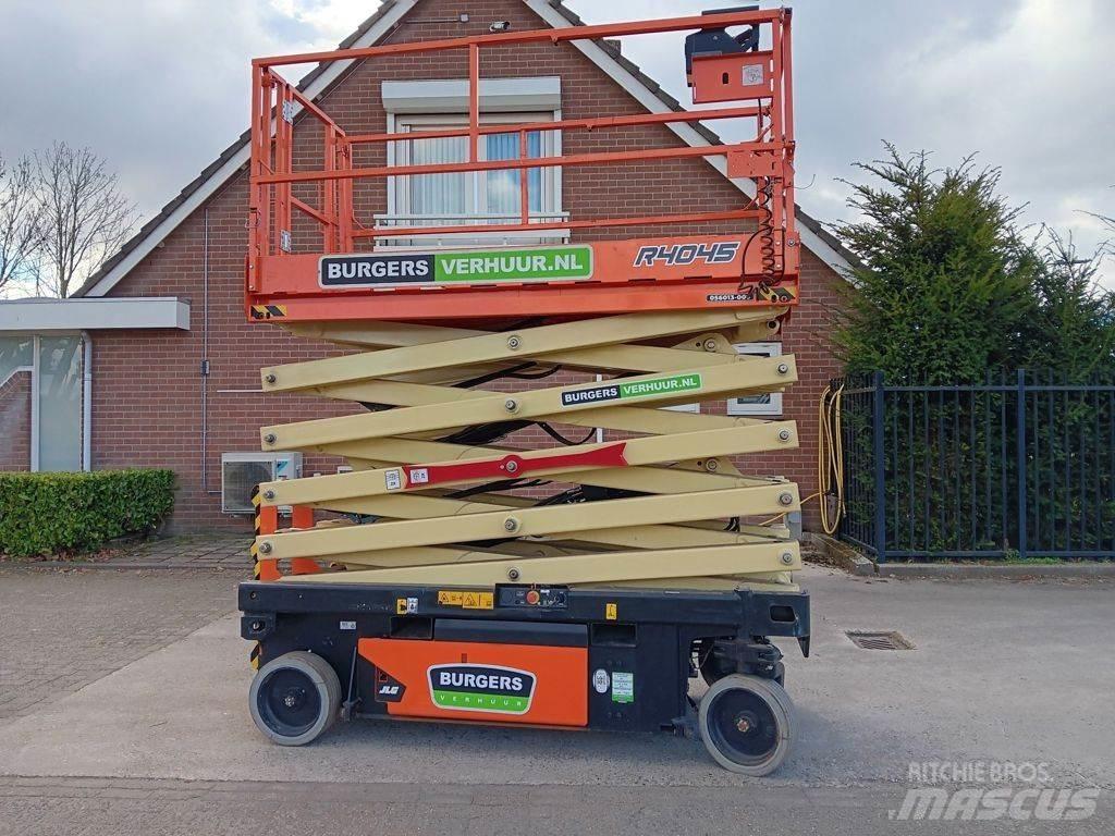 JLG R4045 Saksilavat