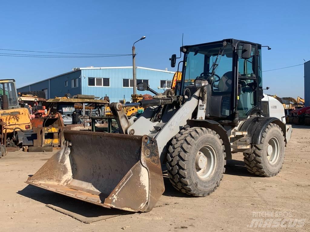 CAT 908H Pyöräkuormaajat