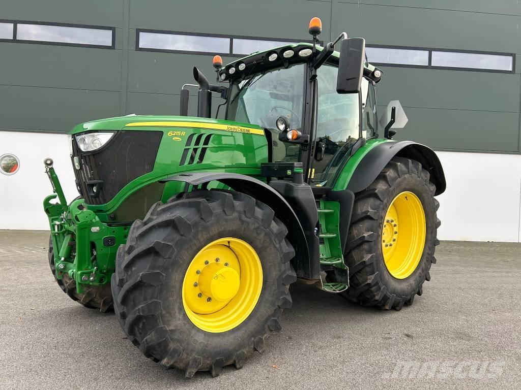 John Deere 6215 R Traktorit