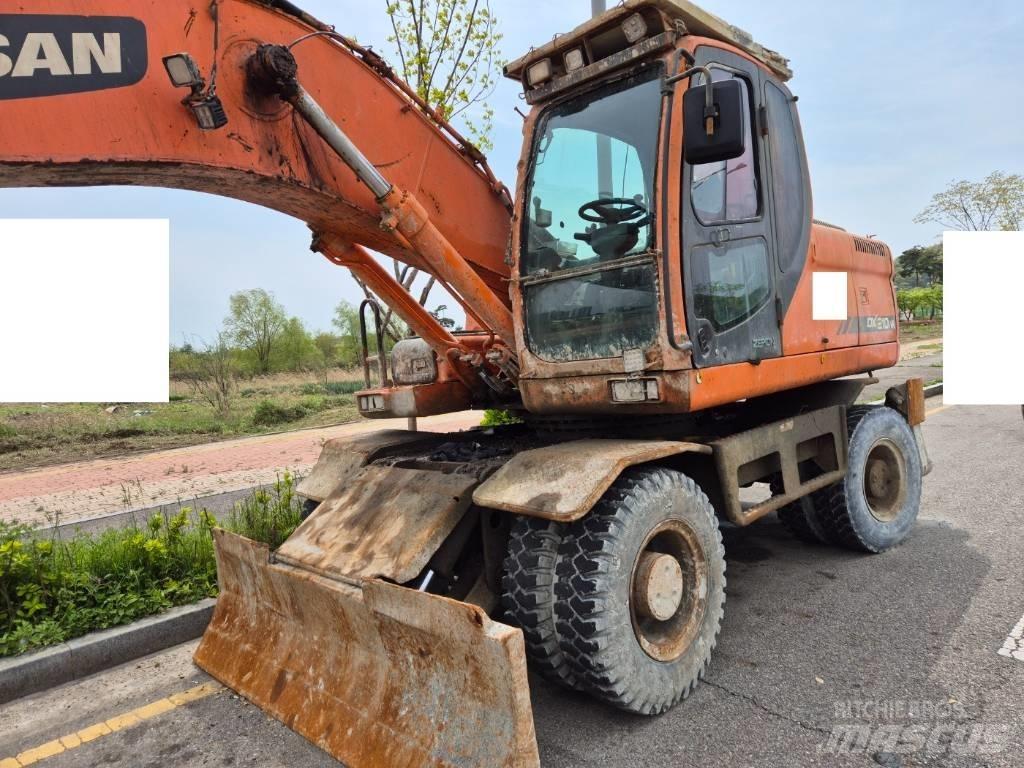 Doosan DX210WA Pyöräkaivukoneet