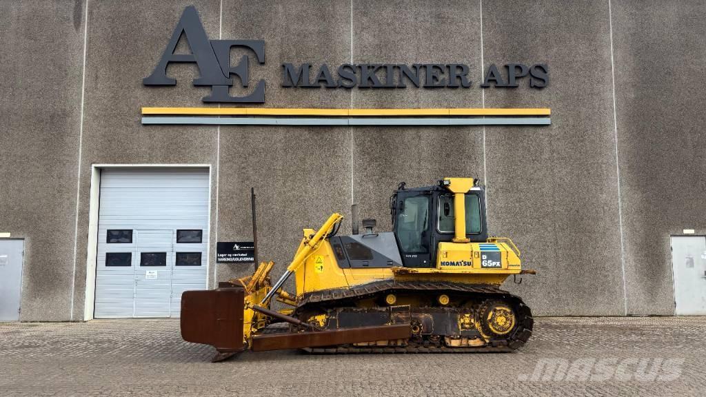 Komatsu D 65 PX-15 Telaketjupuskutraktorit