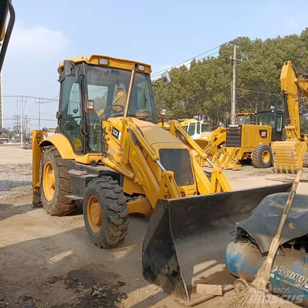 JCB 3CX Kaivurikuormaajat