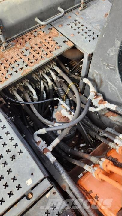 Doosan DX 210 W Pyöräkaivukoneet