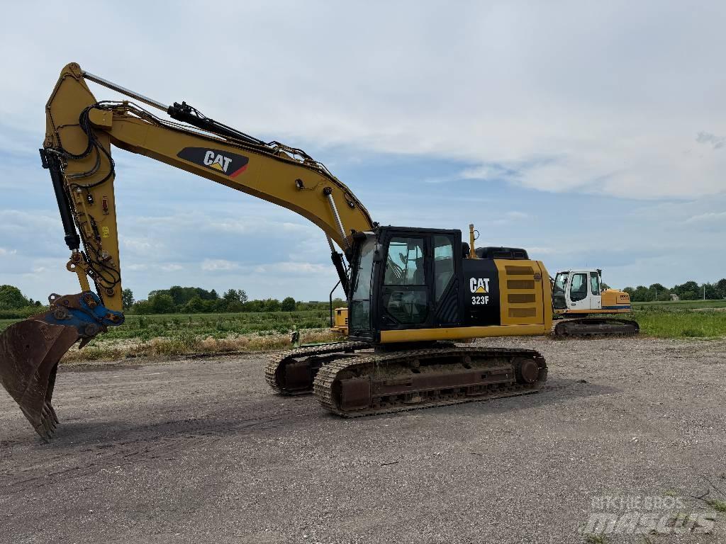 CAT 323 F L Telakaivukoneet