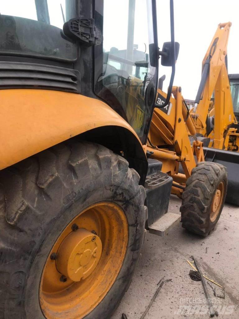 JCB 3cx Kaivurikuormaajat