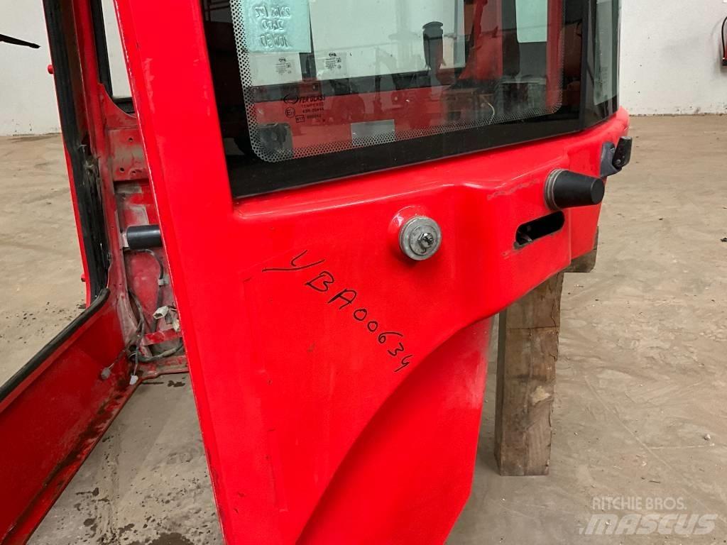 Yanmar Vio 25-6 Ohjaamo ja sisusta