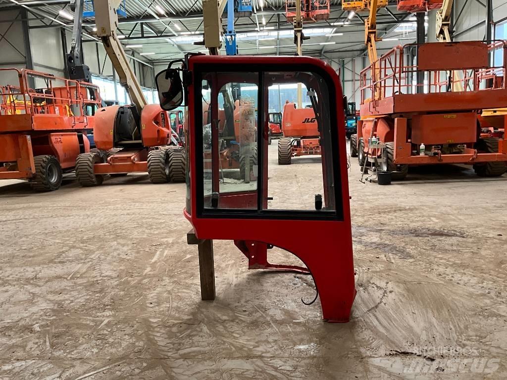 Yanmar Vio 25-6 Ohjaamo ja sisusta