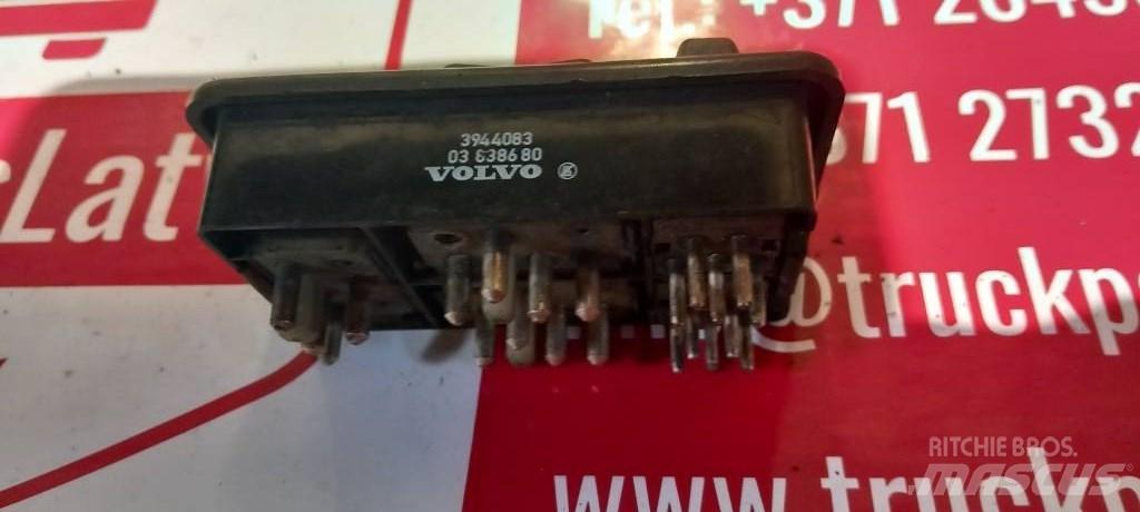 Volvo FH 12.  3944083 Ohjaamot ja sisustat