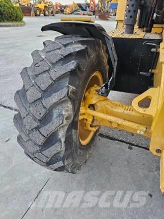 CAT 428F2 Kaivurikuormaajat