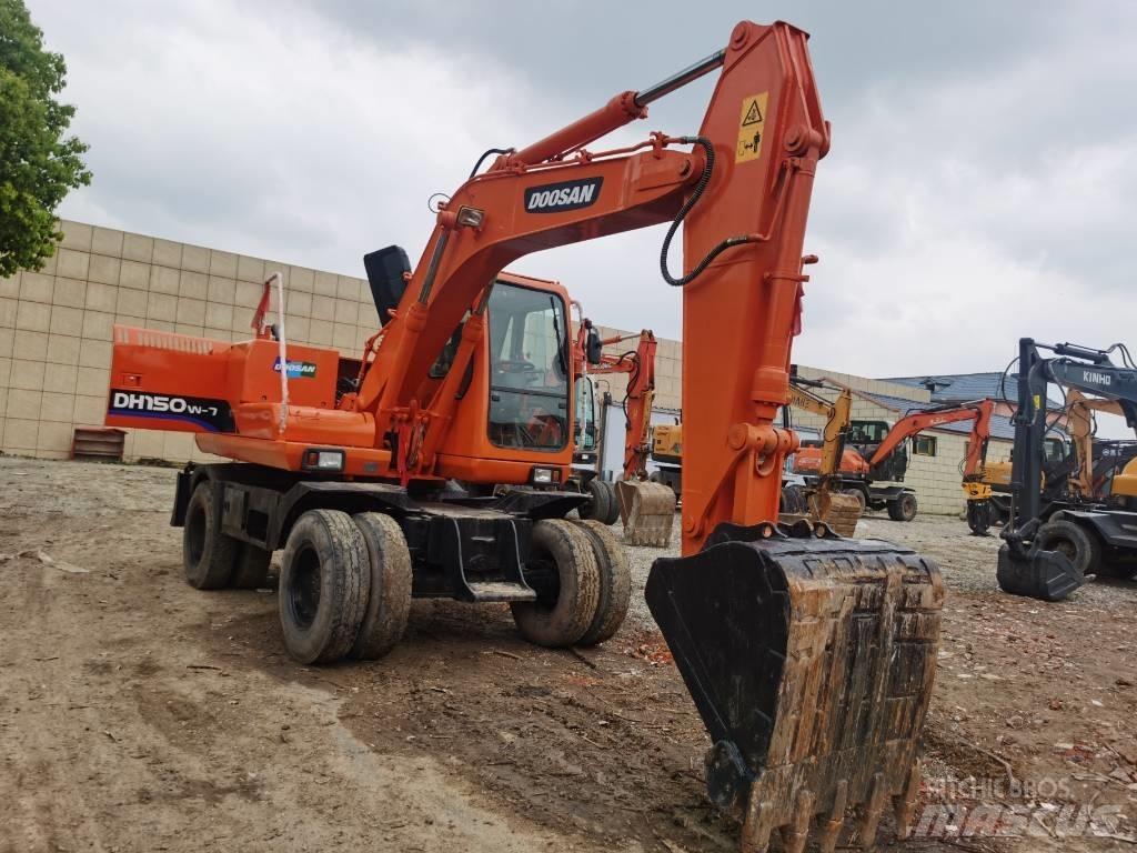 Doosan DH 150 W-7 Pyöräkaivukoneet