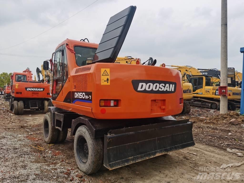 Doosan DH 150 W-7 Pyöräkaivukoneet
