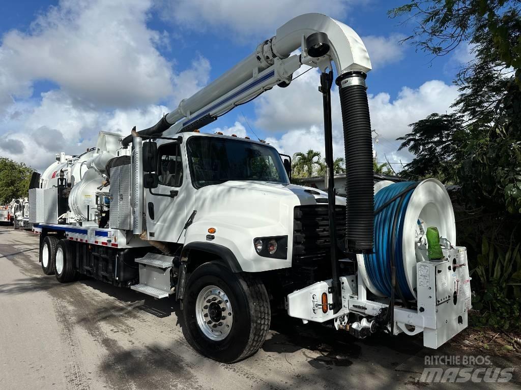 Freightliner 114 SD Paine-/imuautot