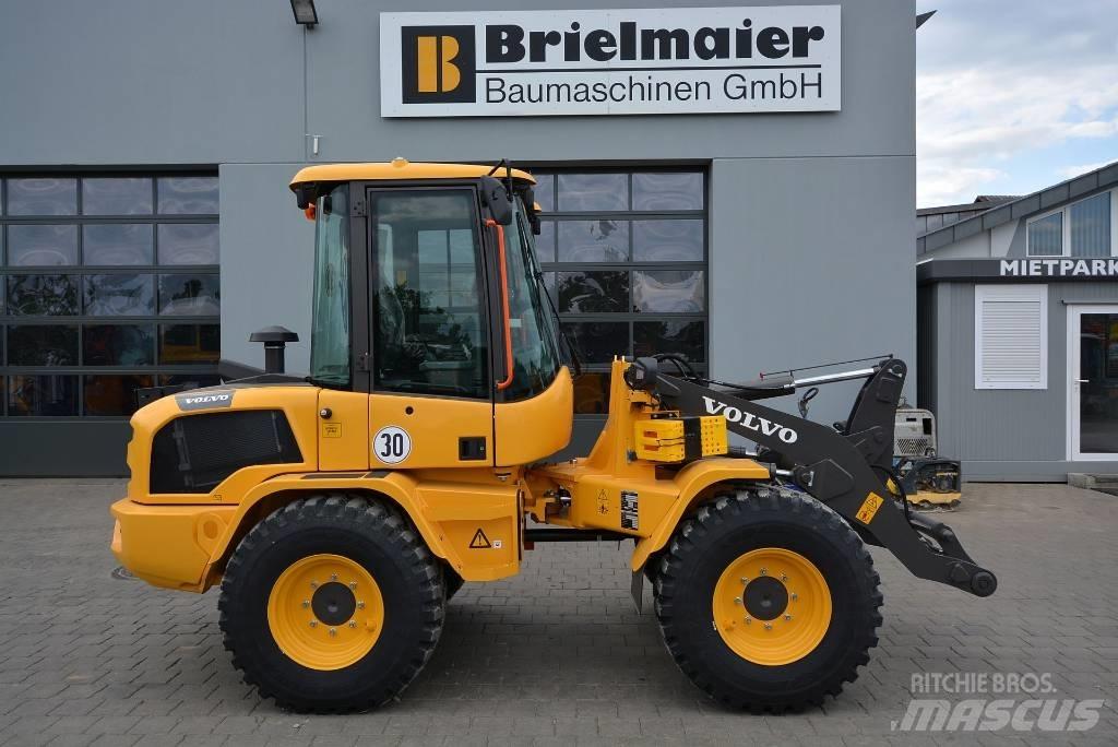 Volvo L30HS Pyöräkuormaajat