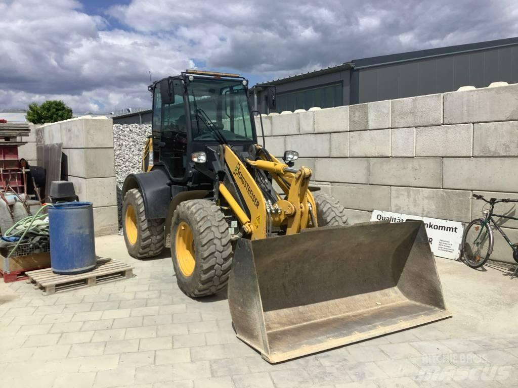 Komatsu WA100M-8 Pyöräkuormaajat