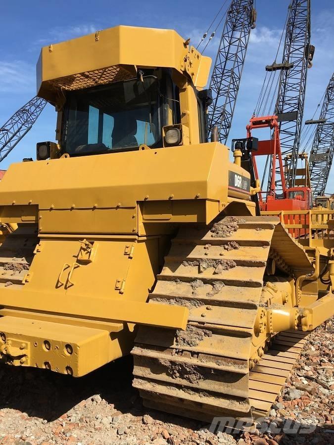 CAT D6R Telaketjupuskutraktorit