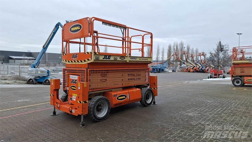 JLG 4069LE Saksilavat