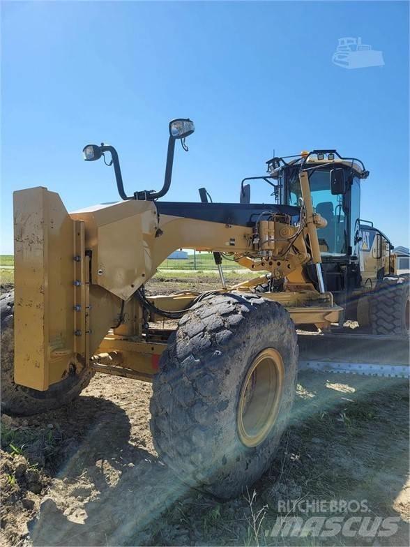 CAT 14M Tiehöylät