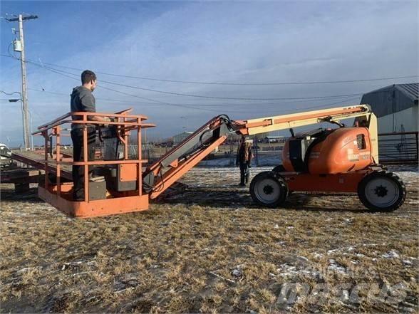 JLG 600AJ Kuukulkijat