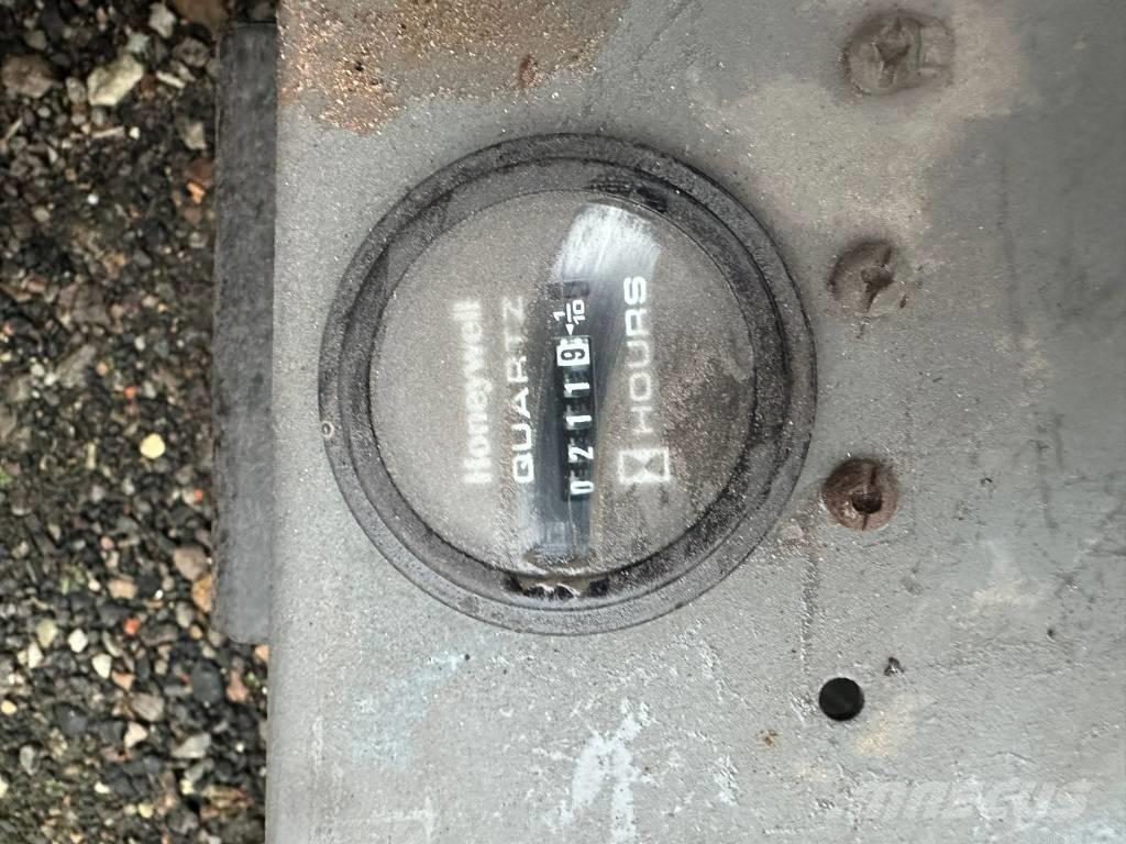 SkyJack SJ III 4626 Saksilavat