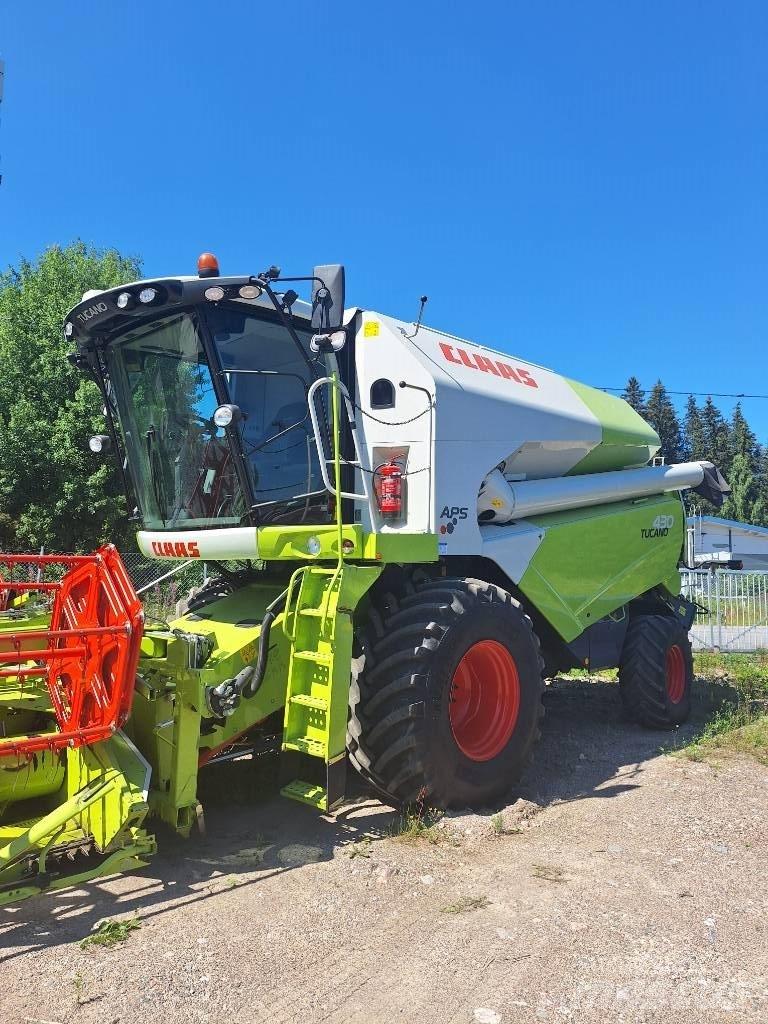 CLAAS 430 Tucano Leikkuupuimurit