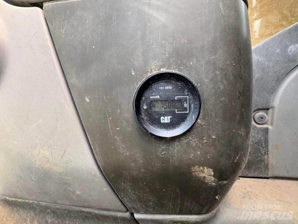 CAT 320 D Telakaivukoneet