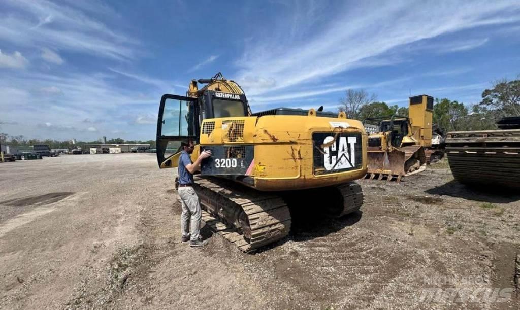 CAT 320 D Telakaivukoneet