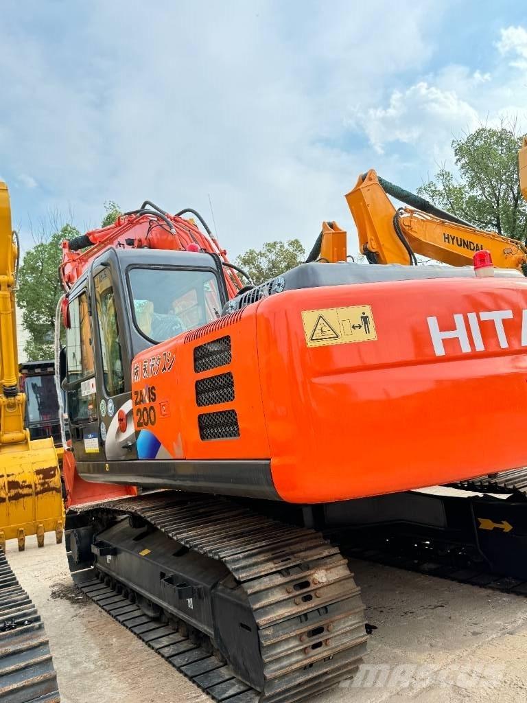 Hitachi ZX 200 Telakaivukoneet