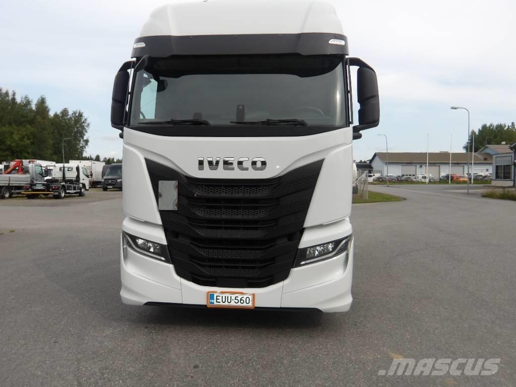 Iveco AS 440 STX Vetopöytäautot