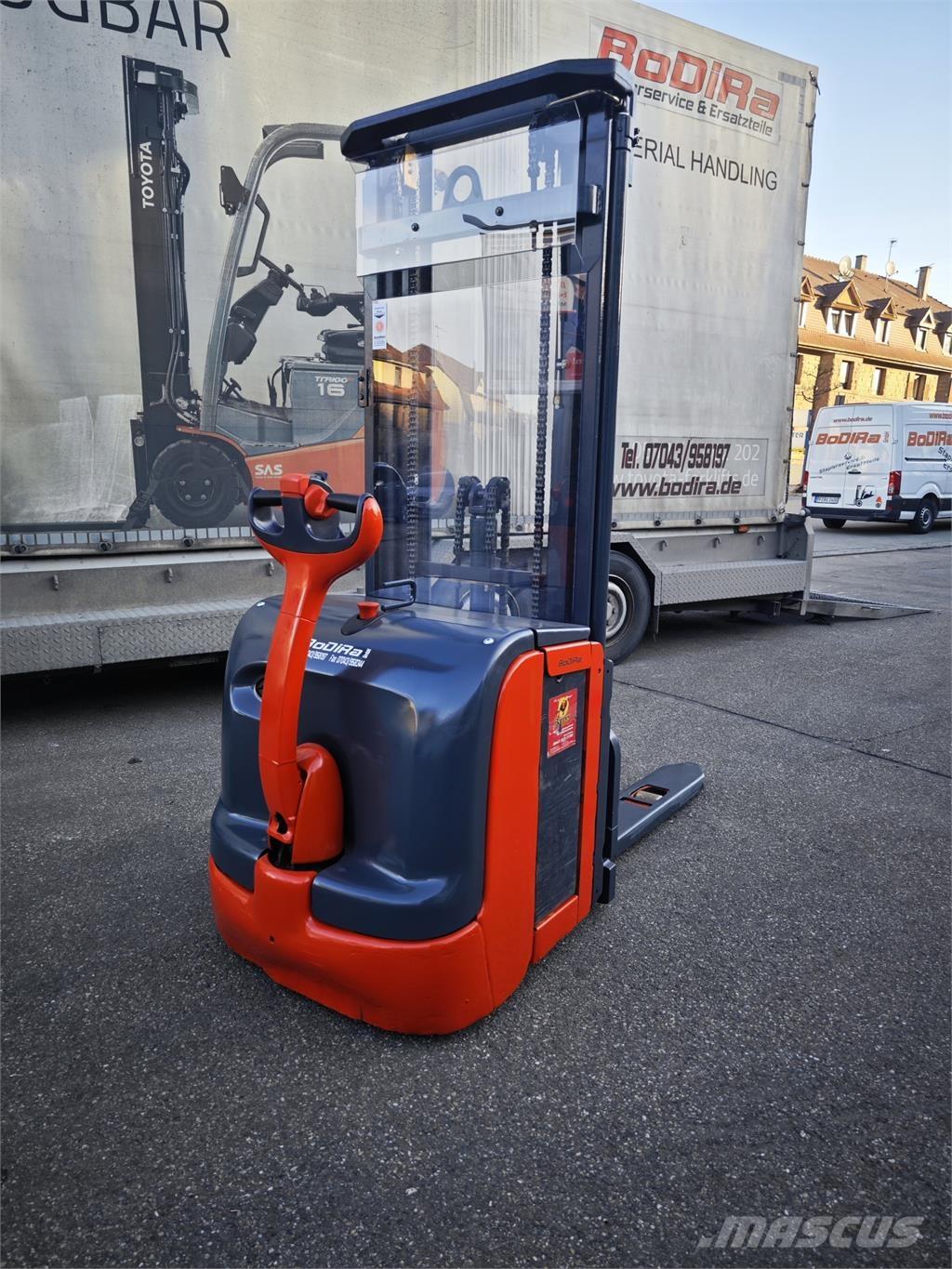 Linde L14 Ajettavat pinoamisvaunut