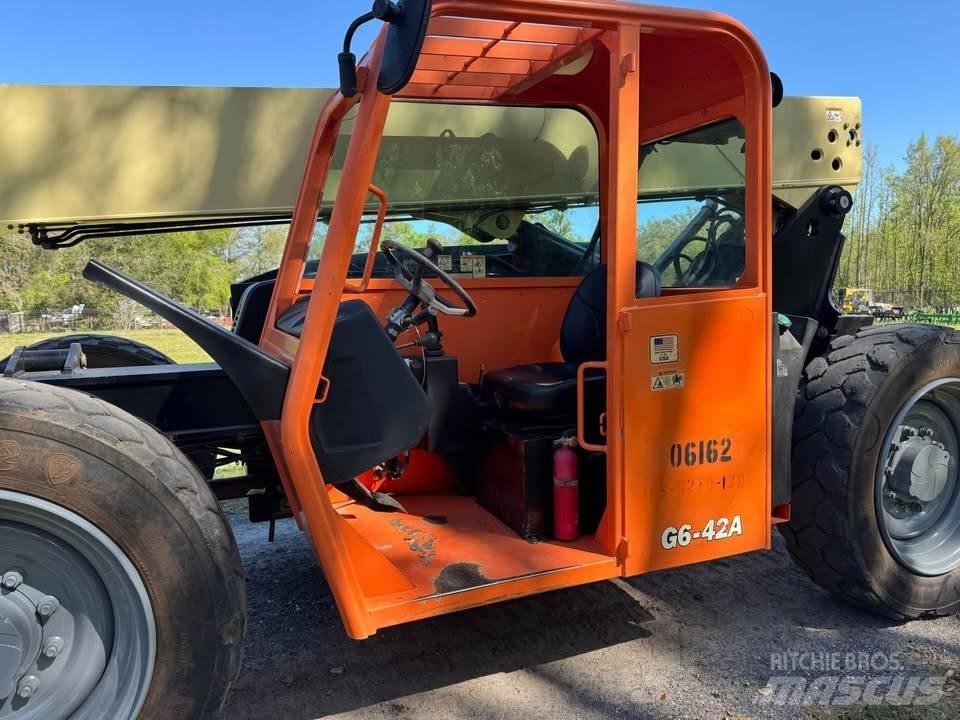 JLG G 6-42 A Kurottajat