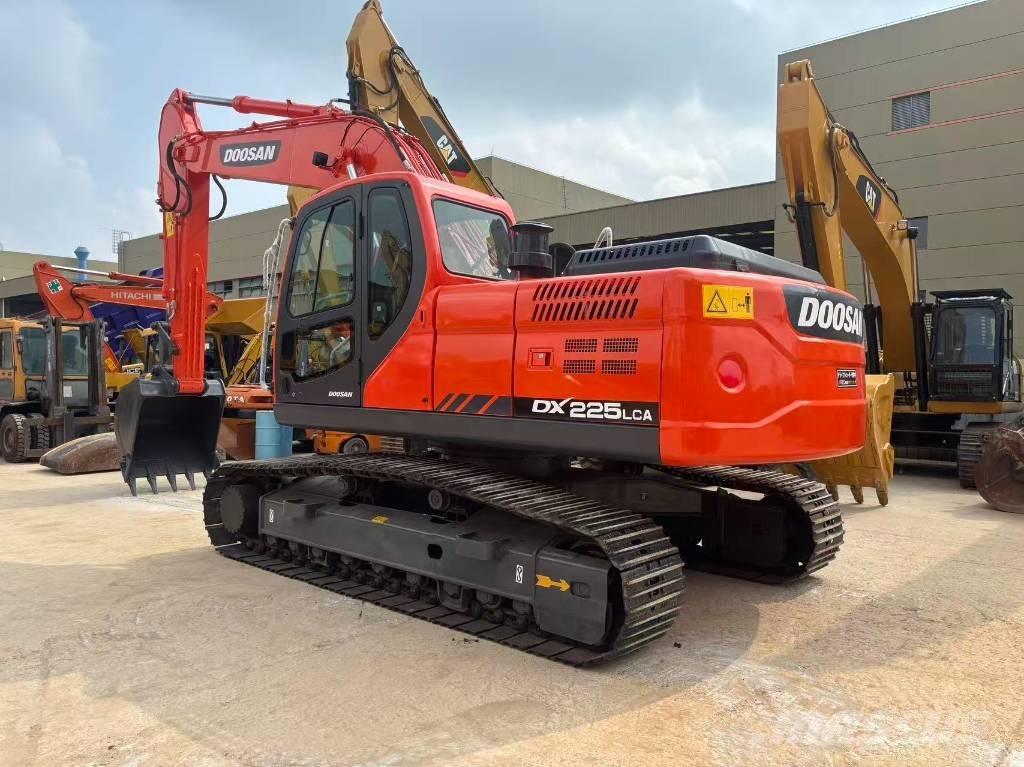 Doosan 225 LC Telakaivukoneet