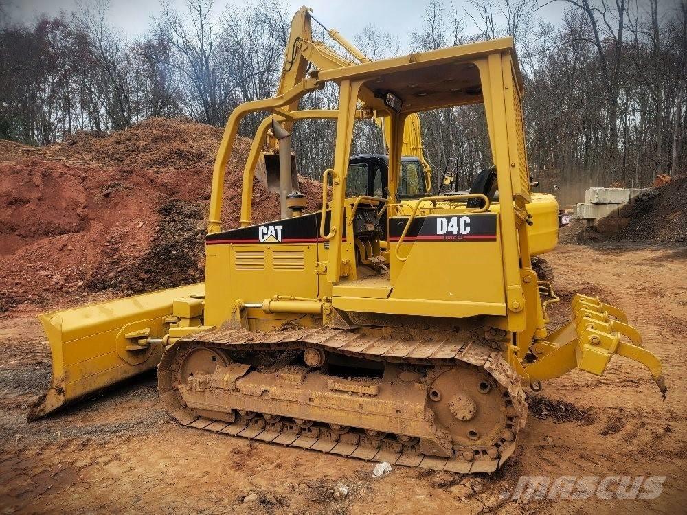 CAT D 4 C Telaketjupuskutraktorit