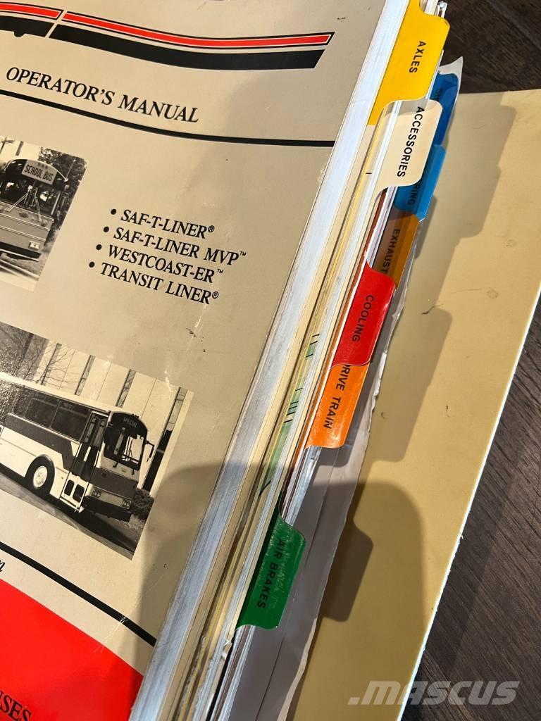 Thomas K880 Koulubussit