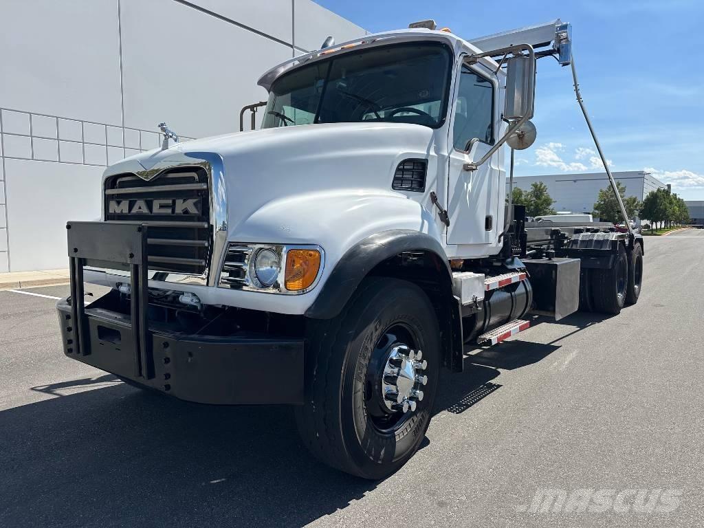 Mack CV 713 Vaihtolava-autot