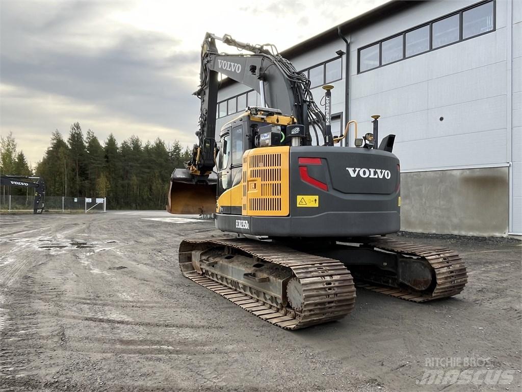 Volvo ECR 235 DL Telakaivukoneet