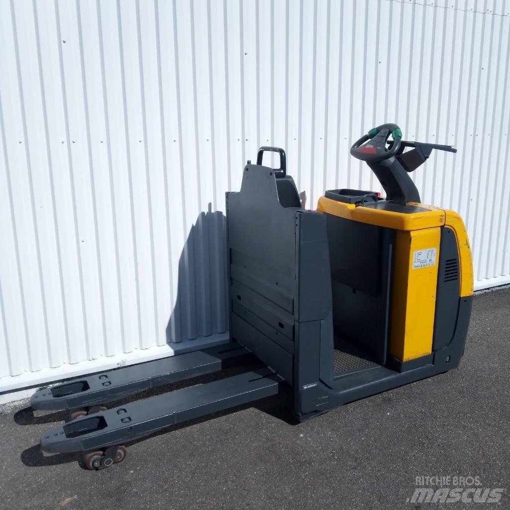 Jungheinrich ECE 220 Matalakeräilytrukit