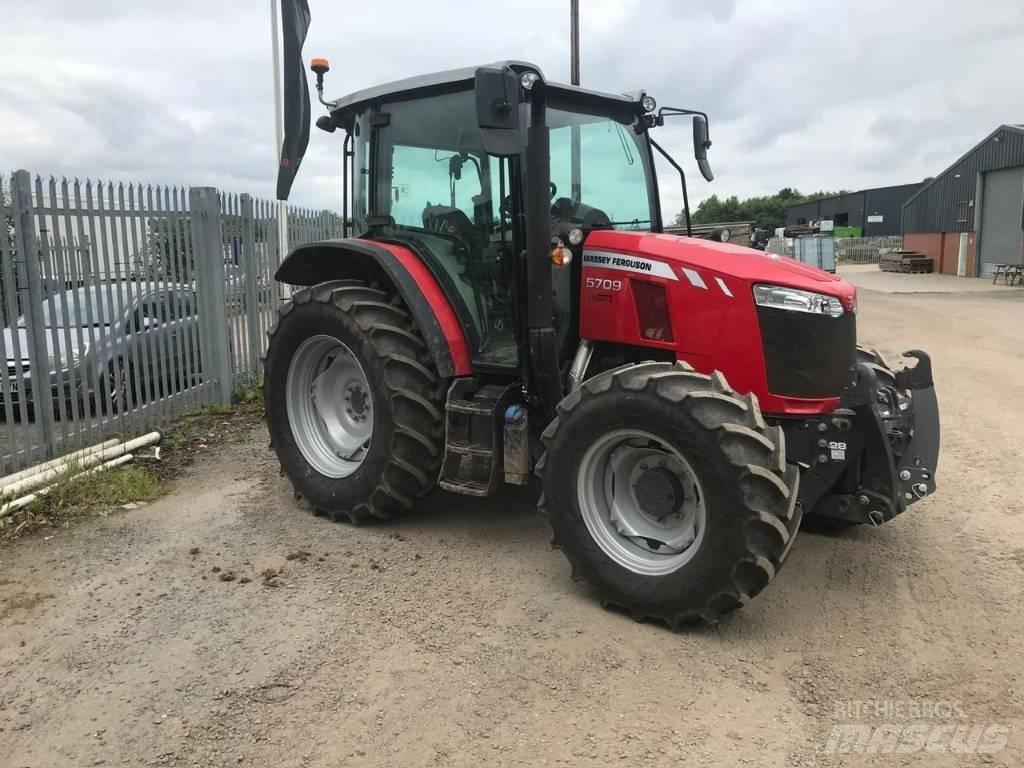 Massey Ferguson 5709 Traktorit