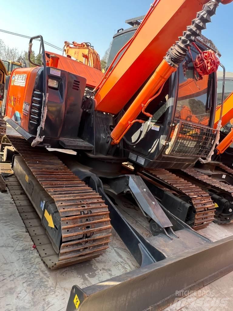 Hitachi ZX70 Midikaivukoneet 7t - 12t