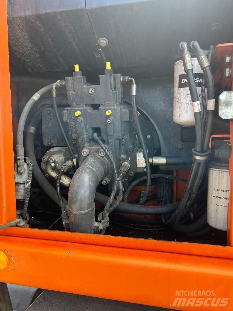 Doosan DX 160 W-3 Pyöräkaivukoneet