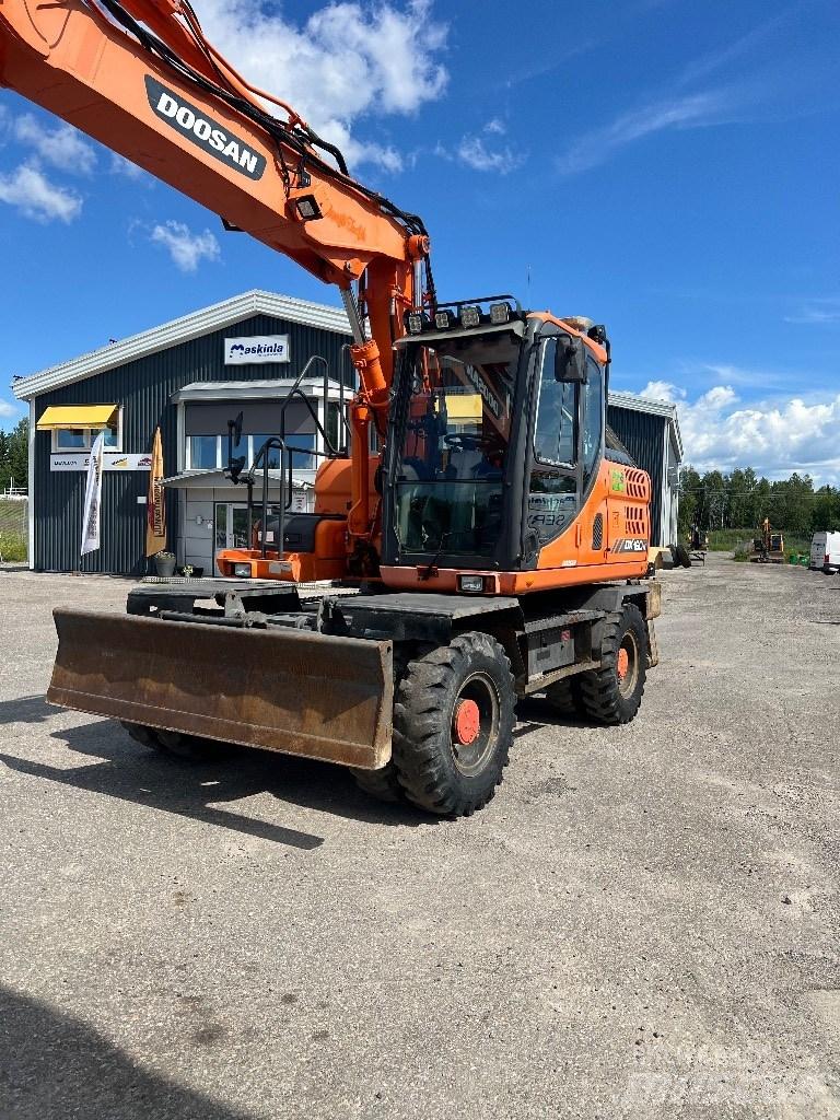 Doosan DX 160 W-3 Pyöräkaivukoneet
