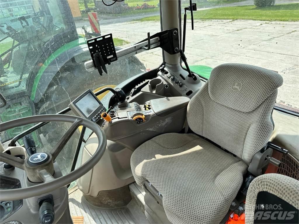 John Deere 6215R Traktorit