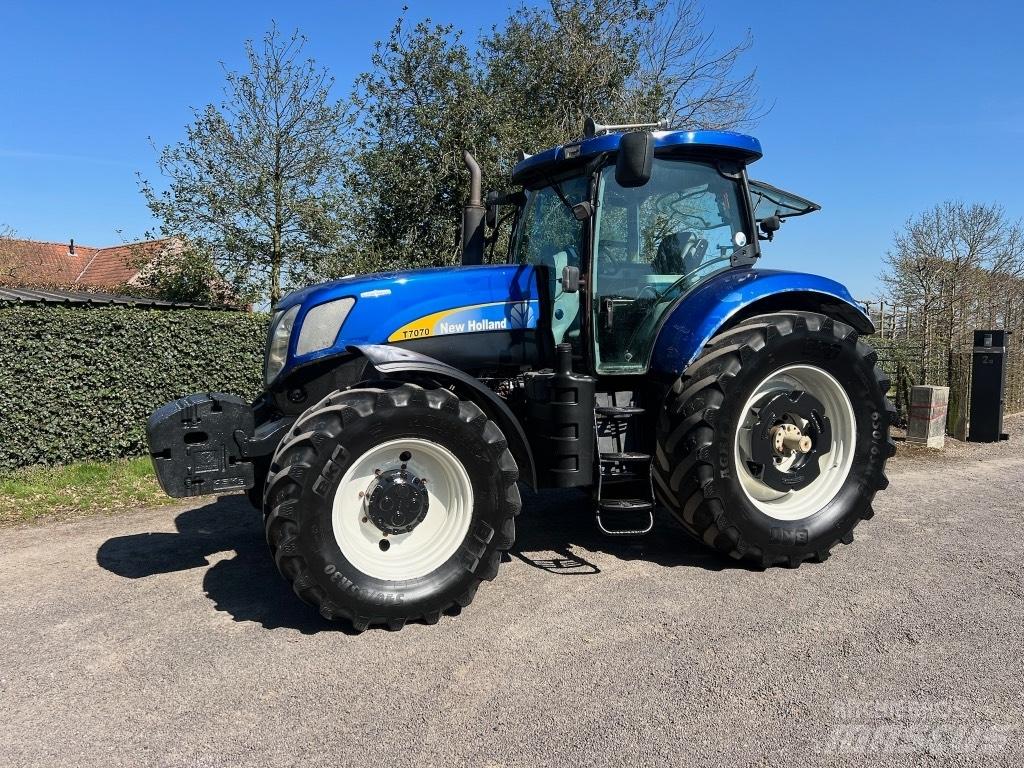 New Holland T 7070 Traktorit