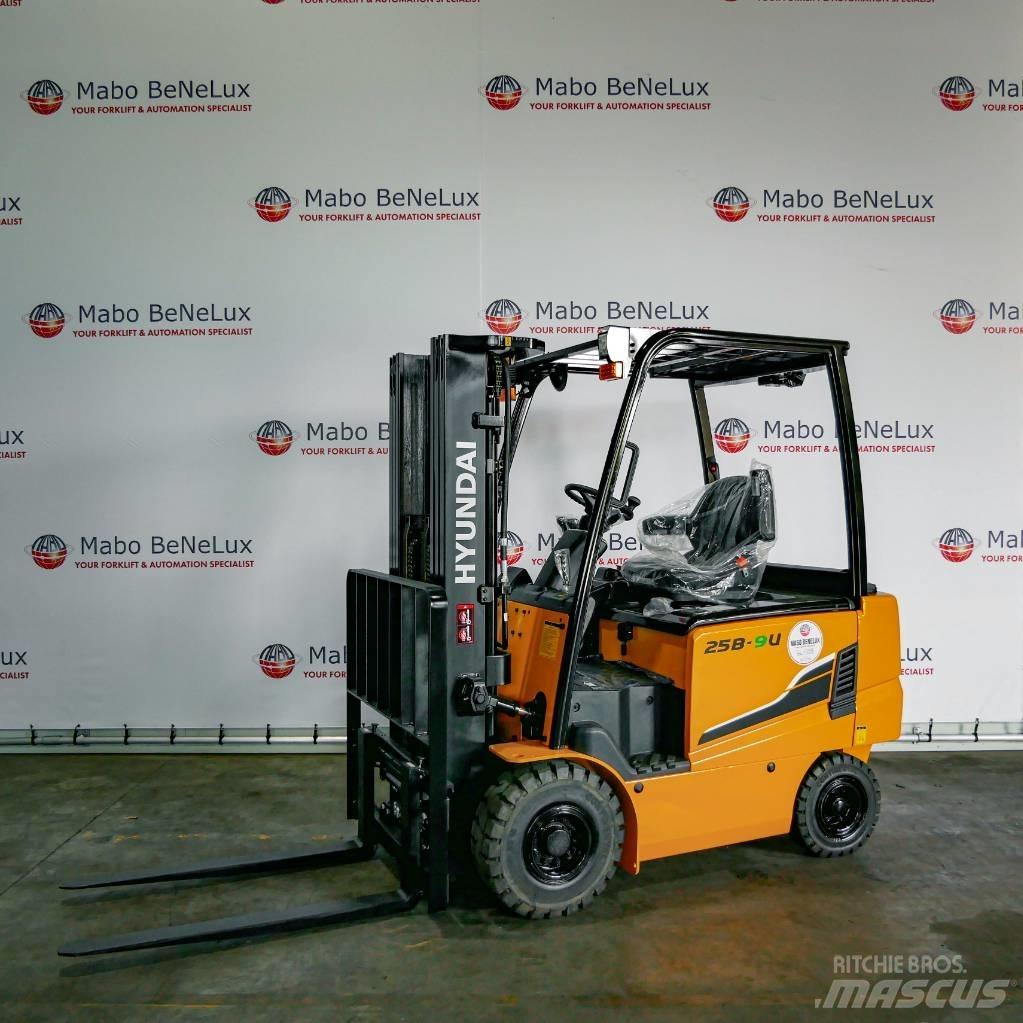 Hyundai 25B-9U Dieseltrukit
