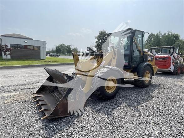 CAT 906M Pyöräkuormaajat