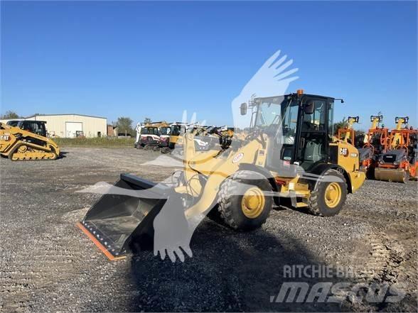 CAT 906M Pyöräkuormaajat