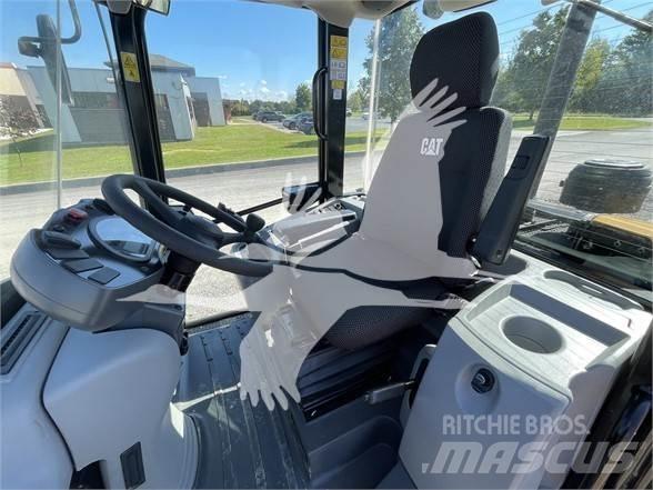 CAT 906M Pyöräkuormaajat