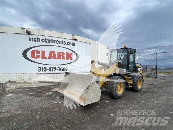 CAT 908M Pyöräkuormaajat